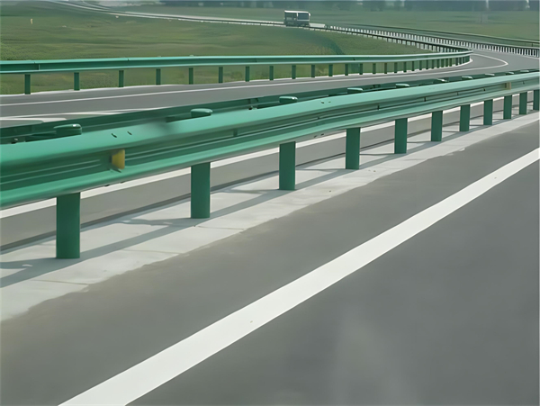 酒泉波形梁护栏在高速公路的应用