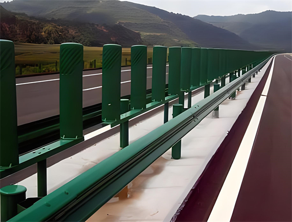 酒泉三波护栏板在高速公路的应用